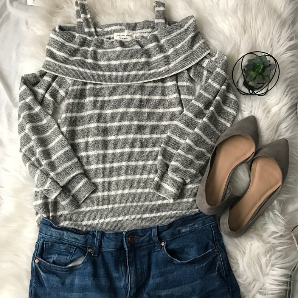 • Off The Shoulder Top •